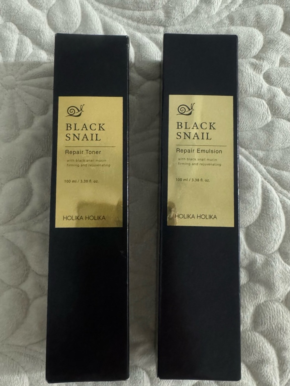 Holika Holika Black Snail Repair Toner – Black & Gold